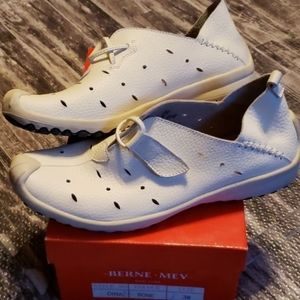 Bernie Mev Leather Shoes slip on Driving Mocassin mocs size 8